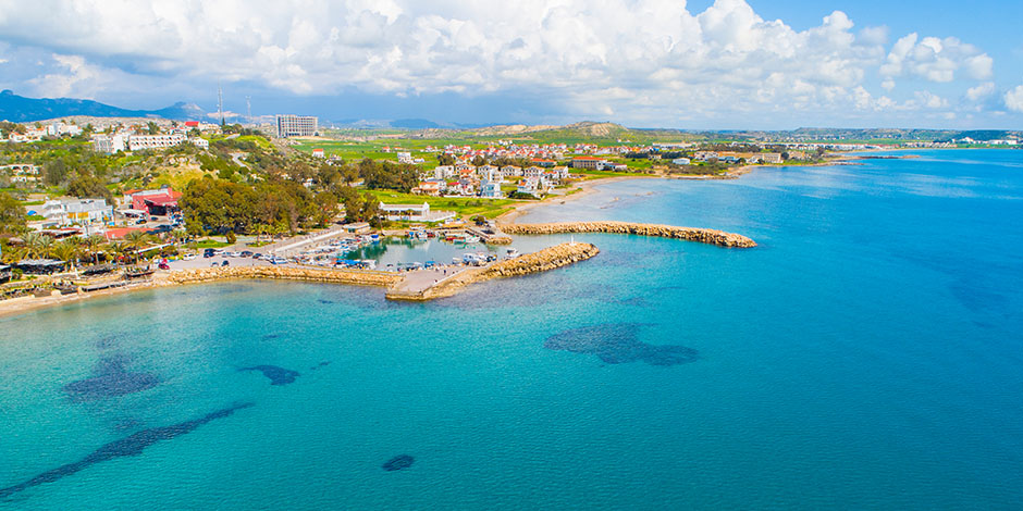 Kuzey Kıbrıs'ın kıyı şeridindeki incisi İskele'yi keşfedin.