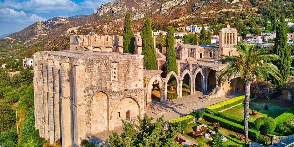 Bellapais Manastırı: Huzurun ve Gotik Mimarisin Zirvesi